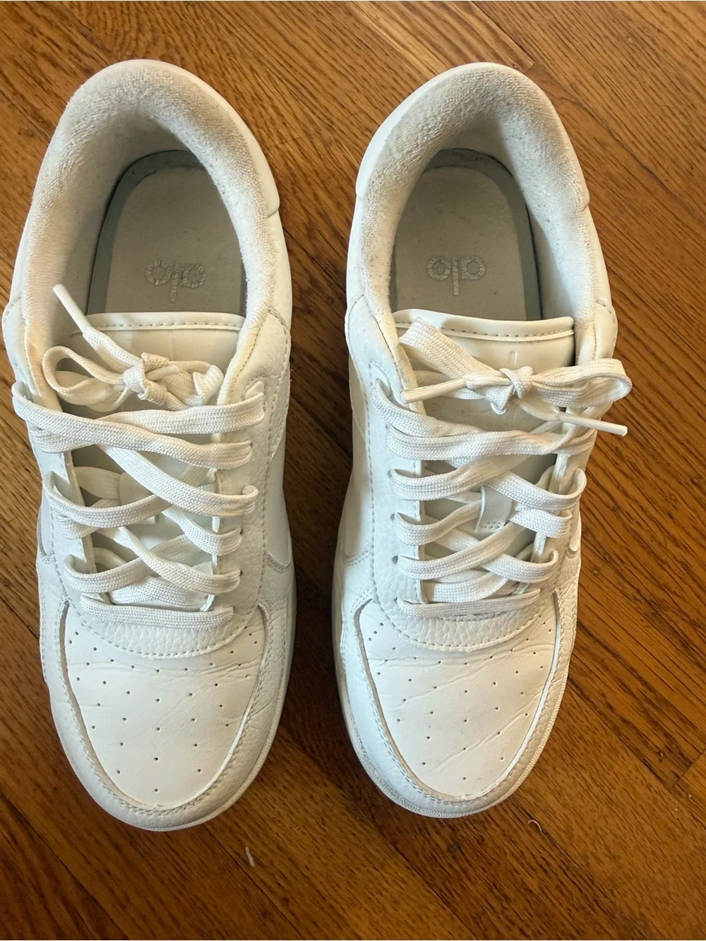 ALO Recovery Mode Sneaker Natural White with Gum Sole Women’s Size 8.5